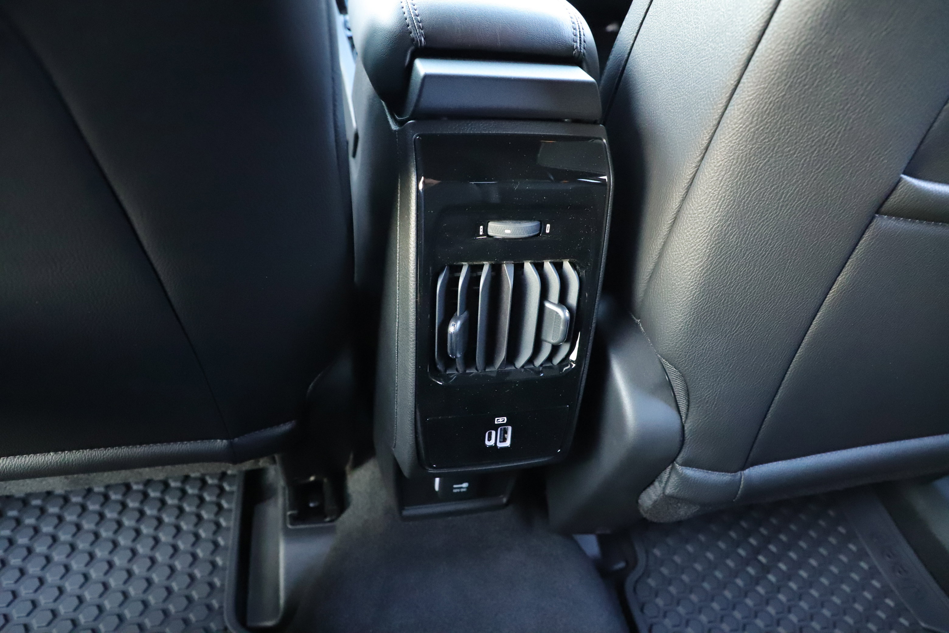 New 2026 Jeep Compass Latitude image 29