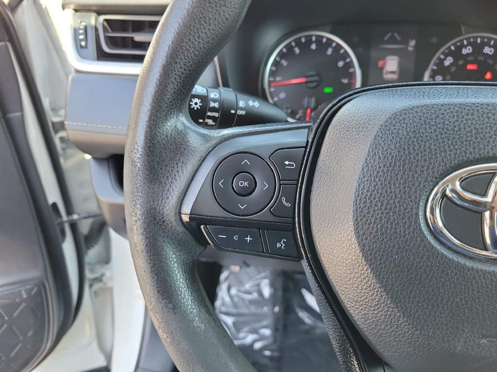 Used 2021 Toyota RAV4 XLE w/ Carpet Mat Package (TMS) FWD image 26