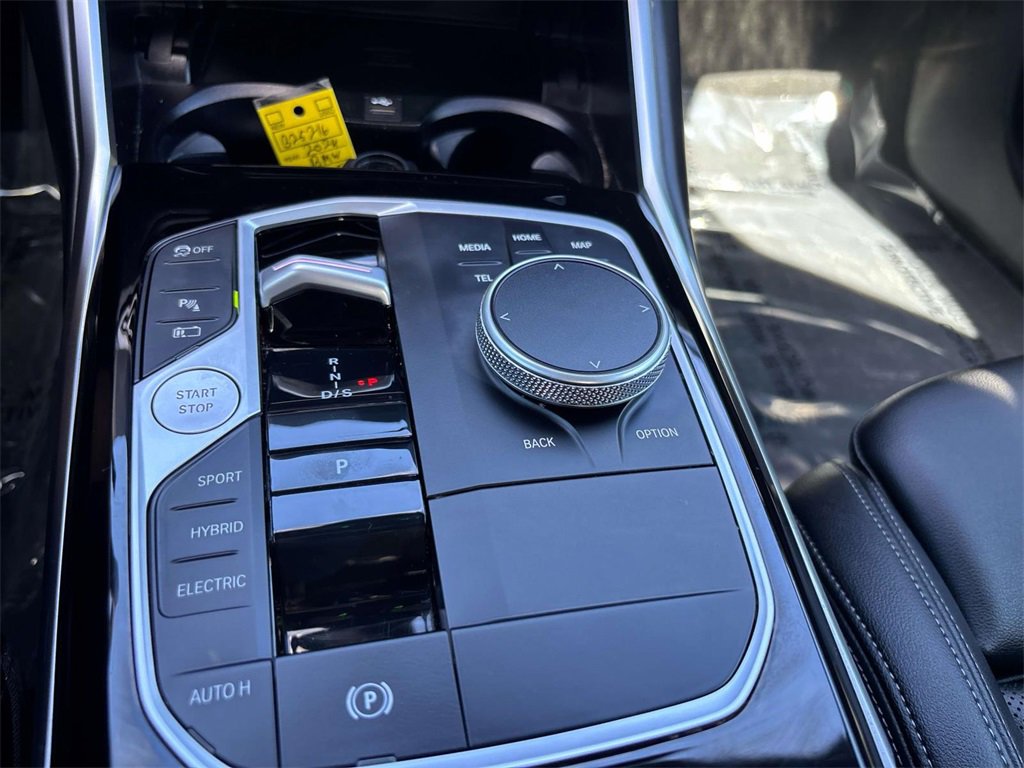 Used 2024 BMW 330e xDrive image 28