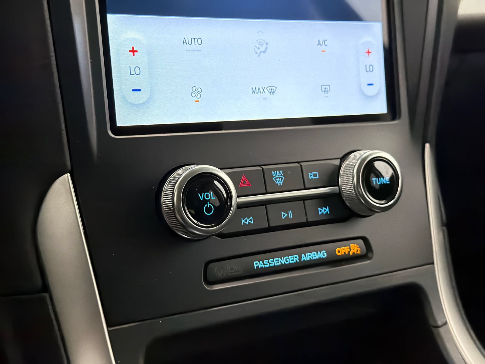 New 2024 Ford Edge SE AWD/4WD image 25