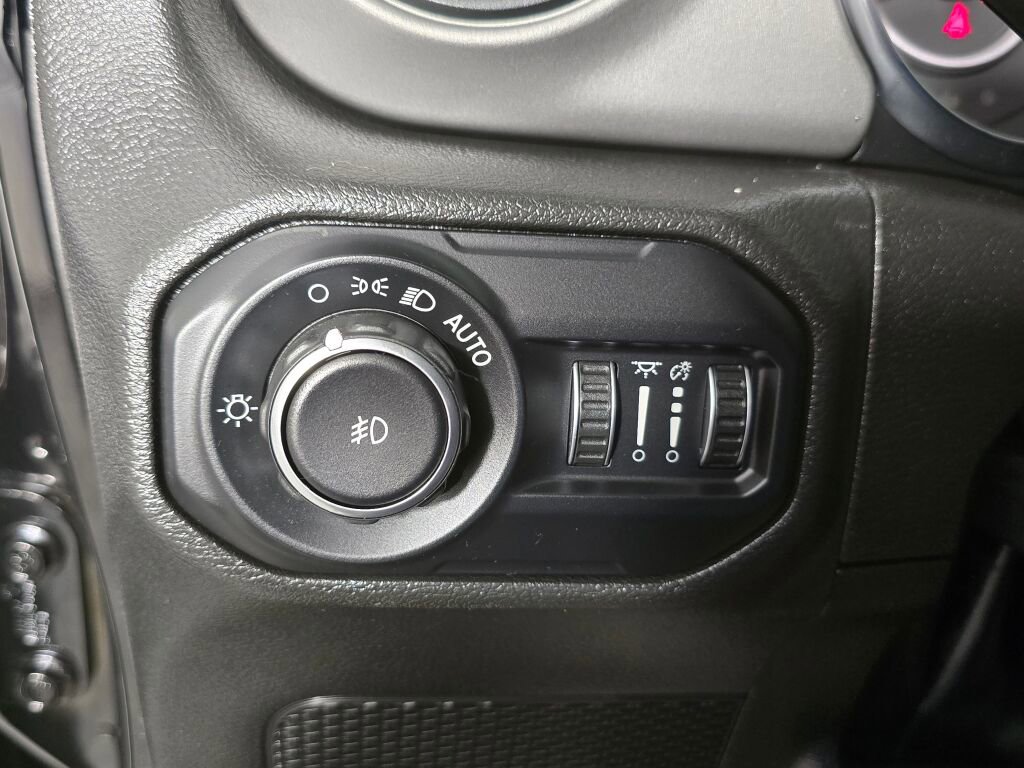 Used 2022 Jeep Wrangler Unlimited Sport image 22