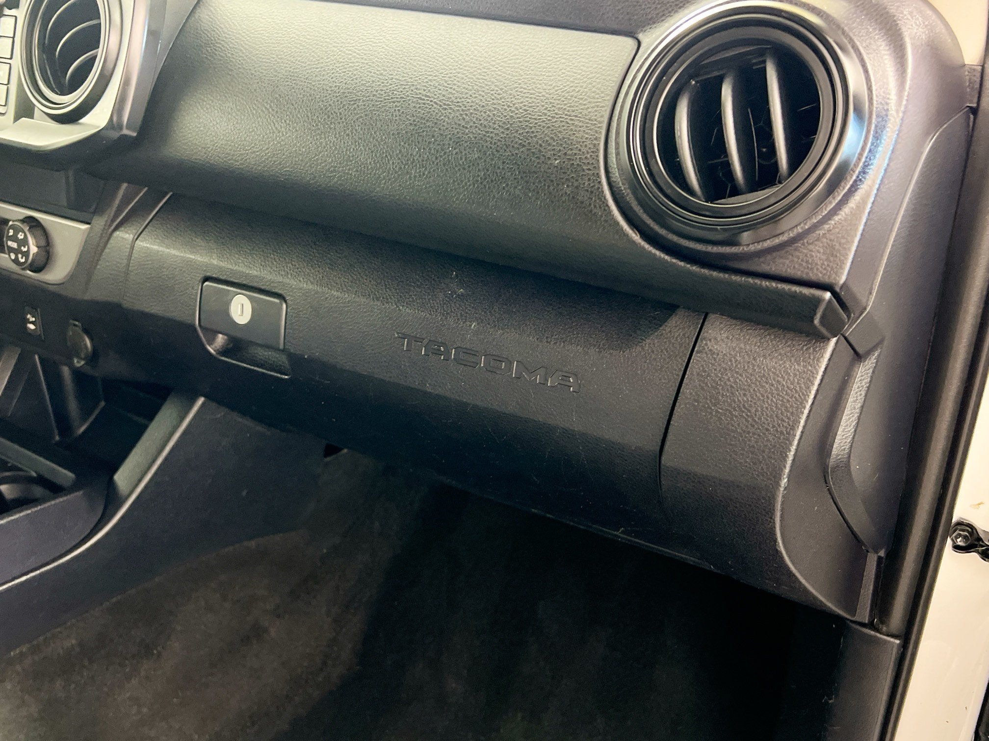 Used 2019 Toyota Tacoma SR w/ SR Convenience Package RWD image 34