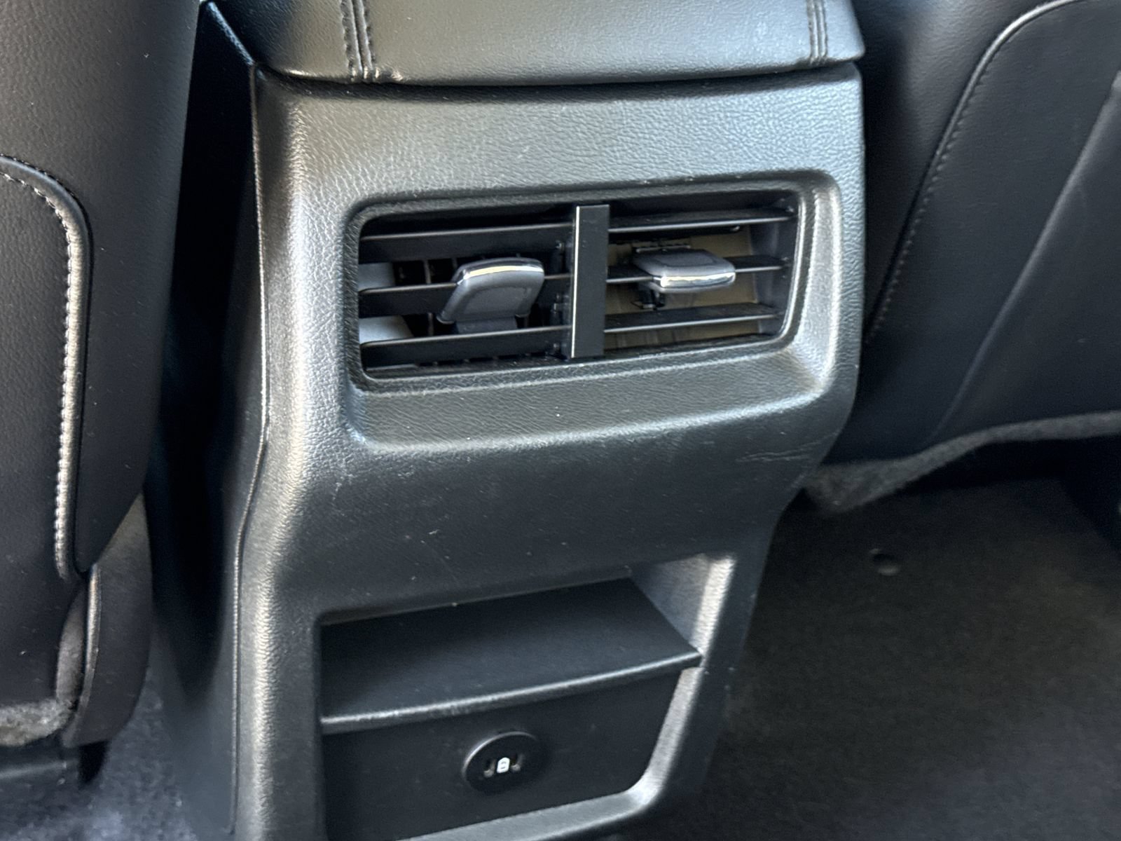 Used 2024 Ford Edge SEL AWD/4WD image 12