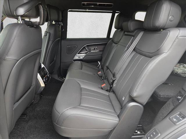 New 2026 Land Rover Range Rover Long Wheelbase SE AWD/4WD image 16