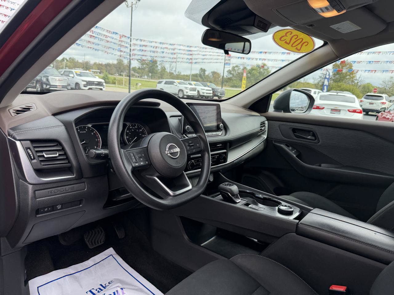 Used 2023 Nissan Rogue S AWD/4WD image 13
