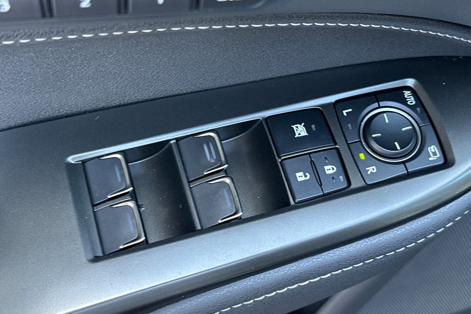 Certified 2024 Lexus NX 250 FWD w/ Premium Package image 13