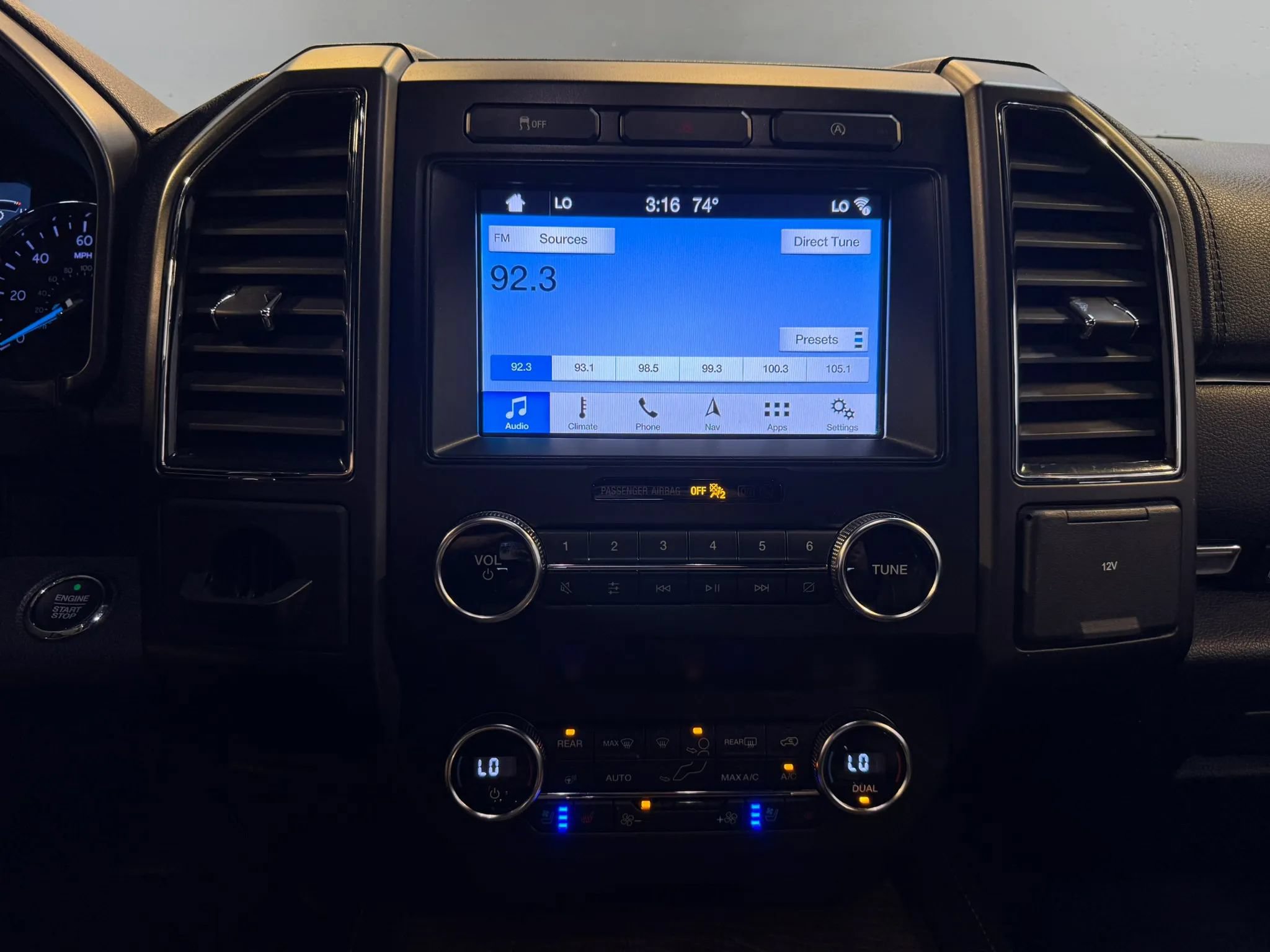 Used 2019 Ford Expedition Max Limited RWD image 13
