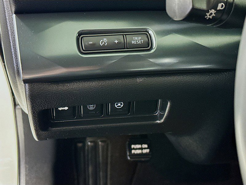 Used 2020 Nissan Maxima SR w/ Sport Mat Group image 10