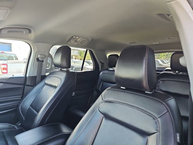 Used 2023 Ford Explorer XLT w/ Equipment Group 202A image 10