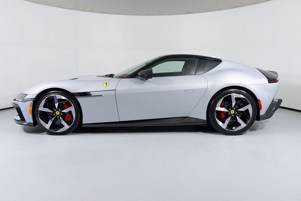 Used 2025 Ferrari 12Cilindri RWD image 3
