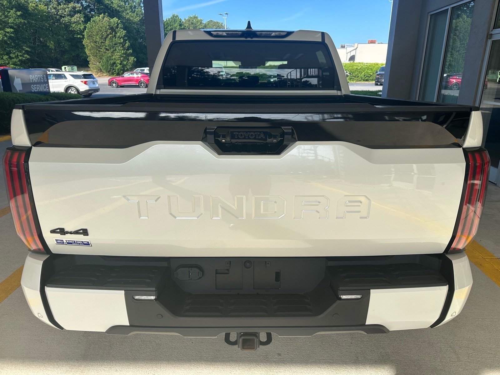 Used 2024 Toyota Tundra Platinum AWD/4WD image 14