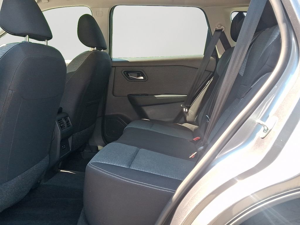 Used 2023 Nissan Rogue SV FWD image 8