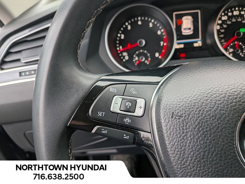 Used 2021 Volkswagen Tiguan SE image 26