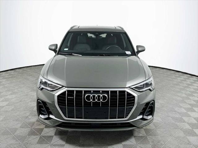 Certified 2023 Audi Q3 2.0T Premium w/ Convenience Package AWD/4WD image 2