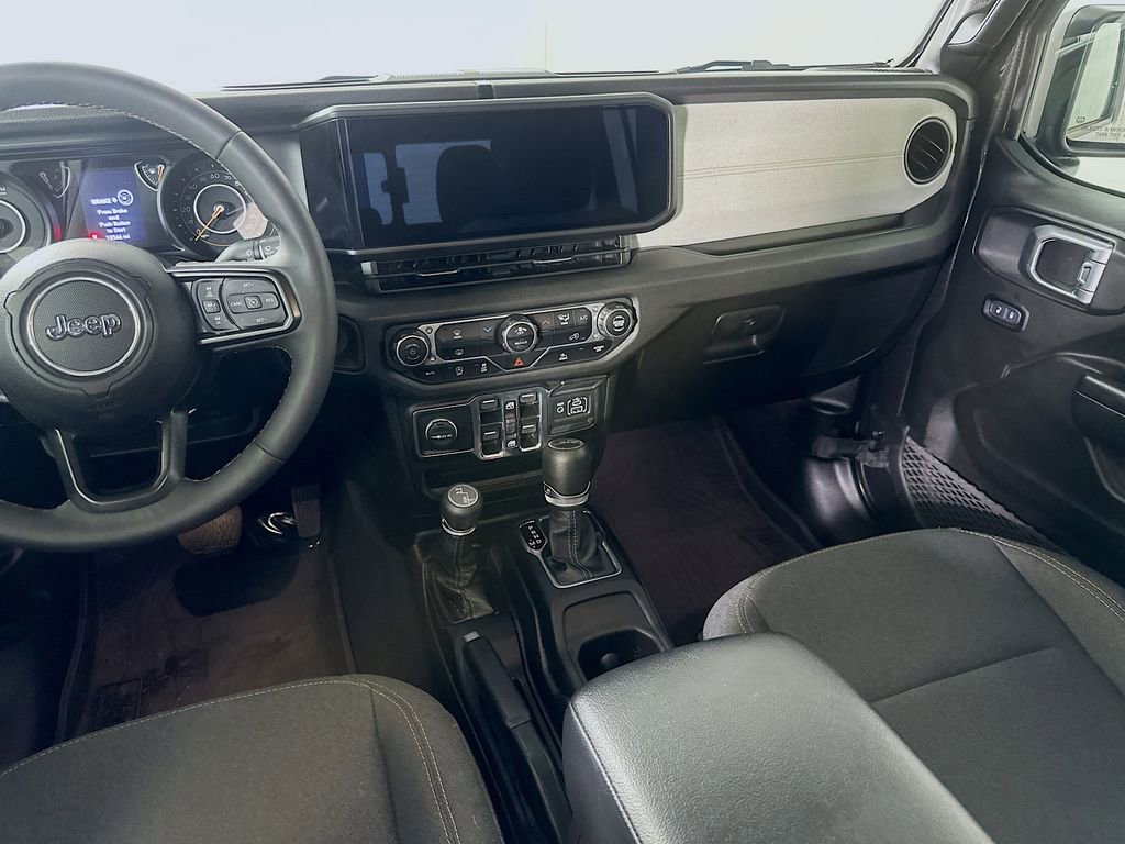Used 2024 Jeep Gladiator Sport image 19