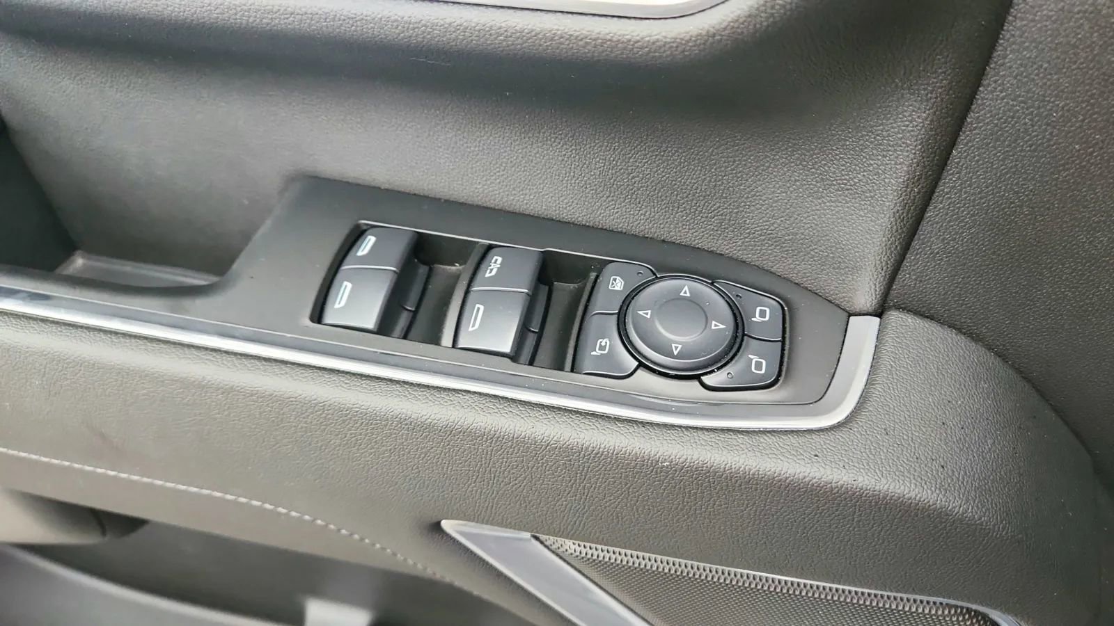 Used 2025 Chevrolet Silverado 2500 LT w/ All Star Edition image 27