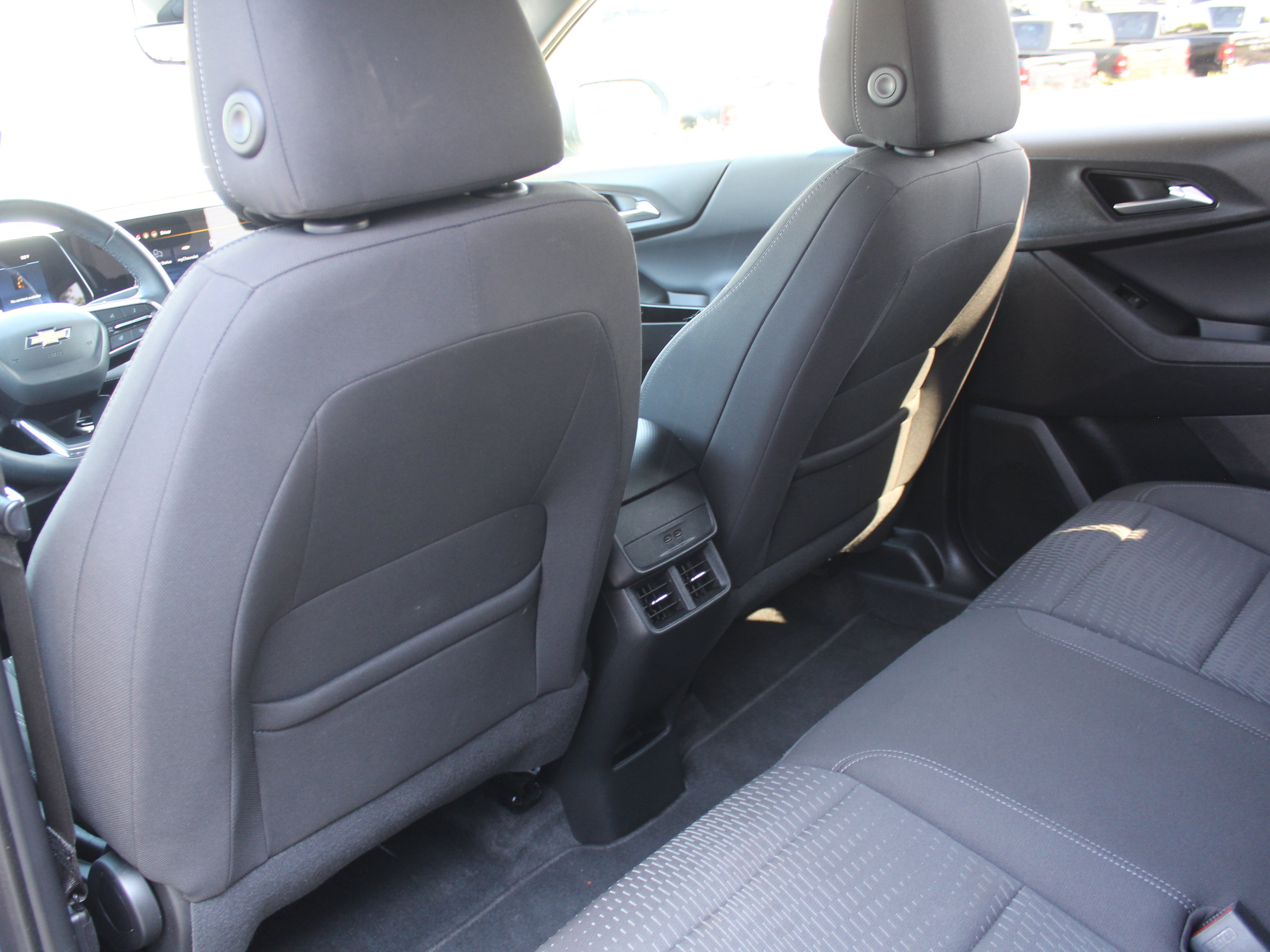 Used 2025 Chevrolet Equinox LT w/ Safety and Technology Package AWD/4WD image 21