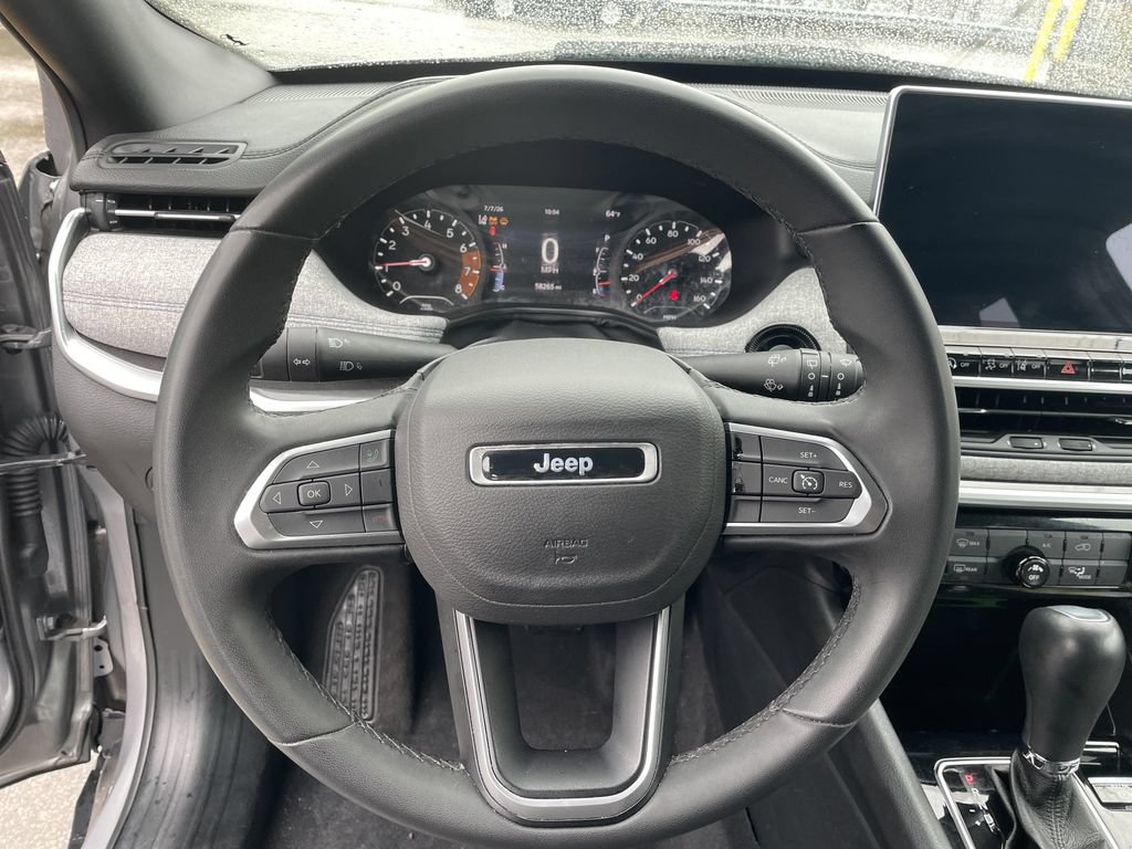 Used 2024 Jeep Compass Latitude AWD/4WD image 16