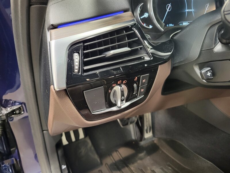 Used 2019 BMW M550i xDrive AWD/4WD image 32