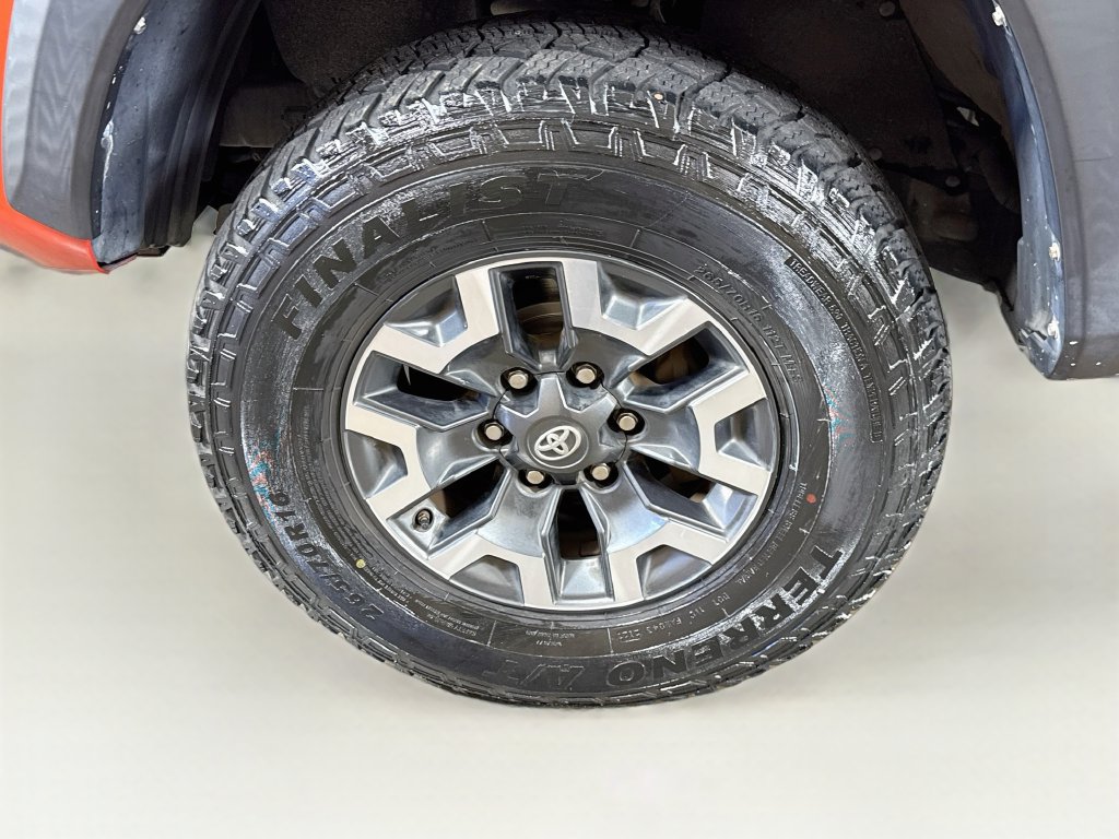 Used 2018 Toyota Tacoma TRD Off-Road w/ TRD Premium Off Road Package RWD image 39