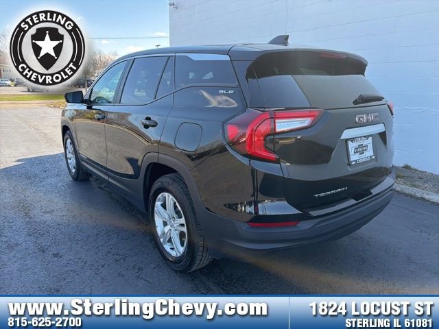Used 2024 GMC Terrain SLE image 3