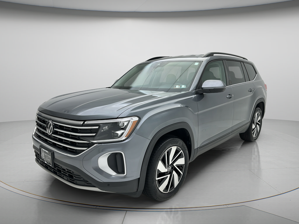 Used 2025 Volkswagen Atlas SE AWD/4WD image 3