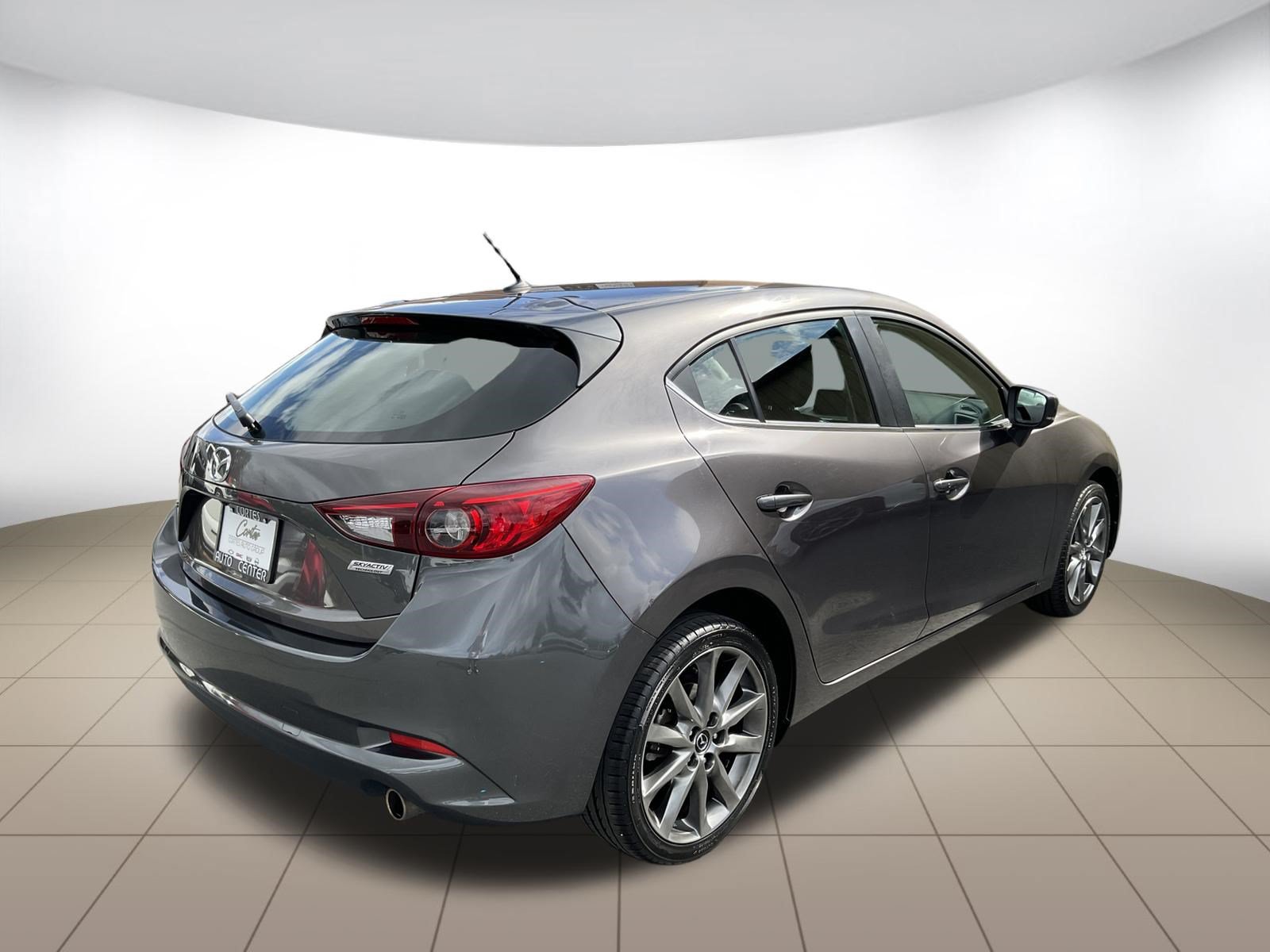 Used 2018 MAZDA MAZDA3 Touring FWD image 5