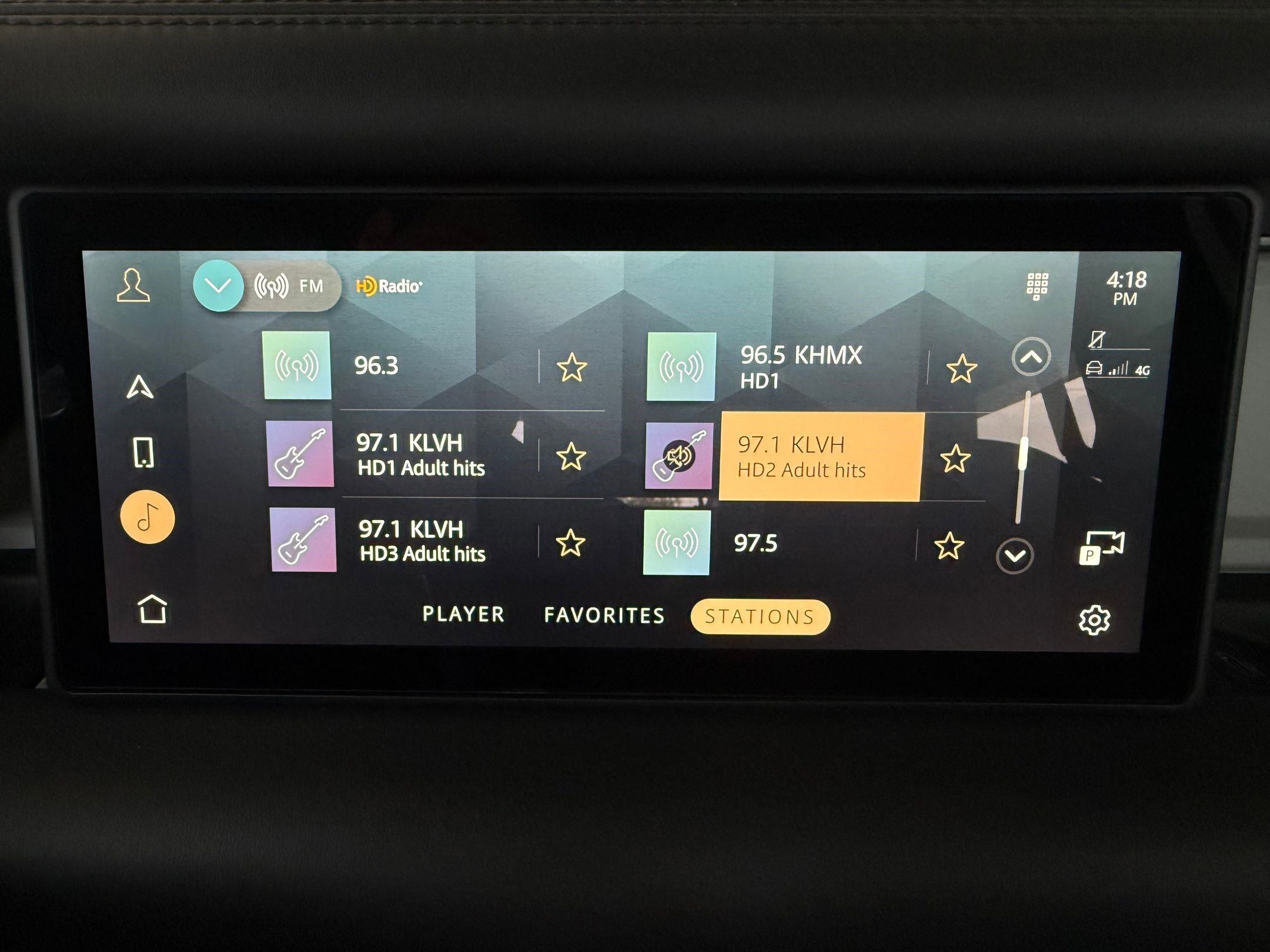 Certified 2024 Land Rover Defender 110 X-Dynamic SE image 29