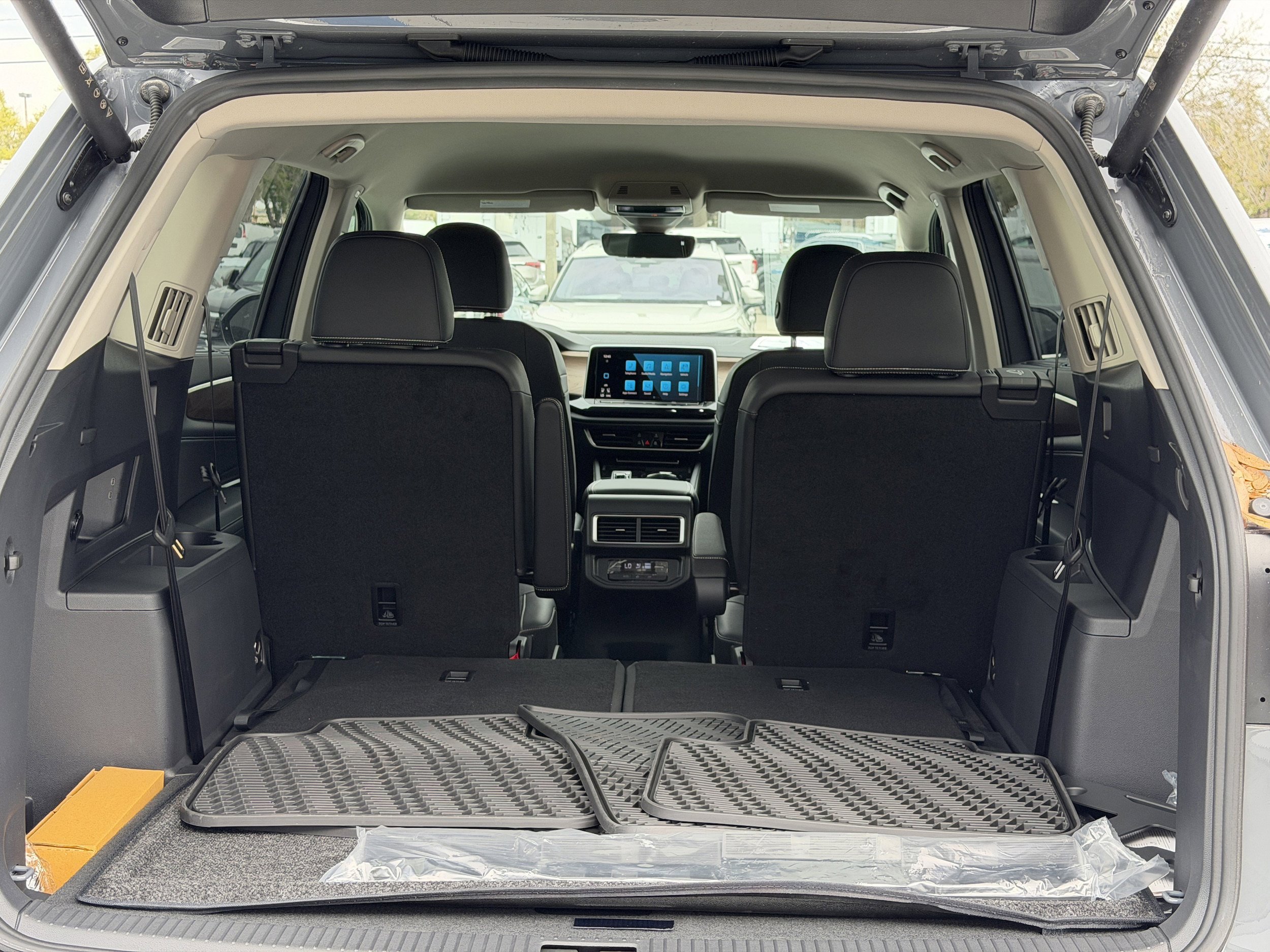 New 2026 Volkswagen Atlas SE image 10