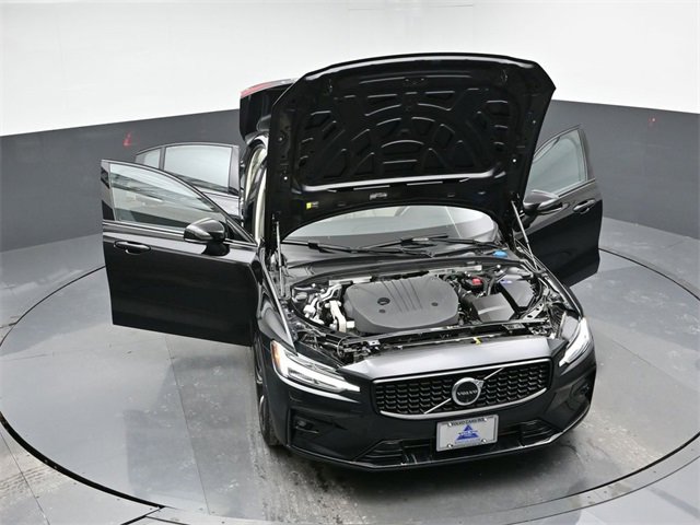 Used 2025 Volvo S60 B5 Plus image 38