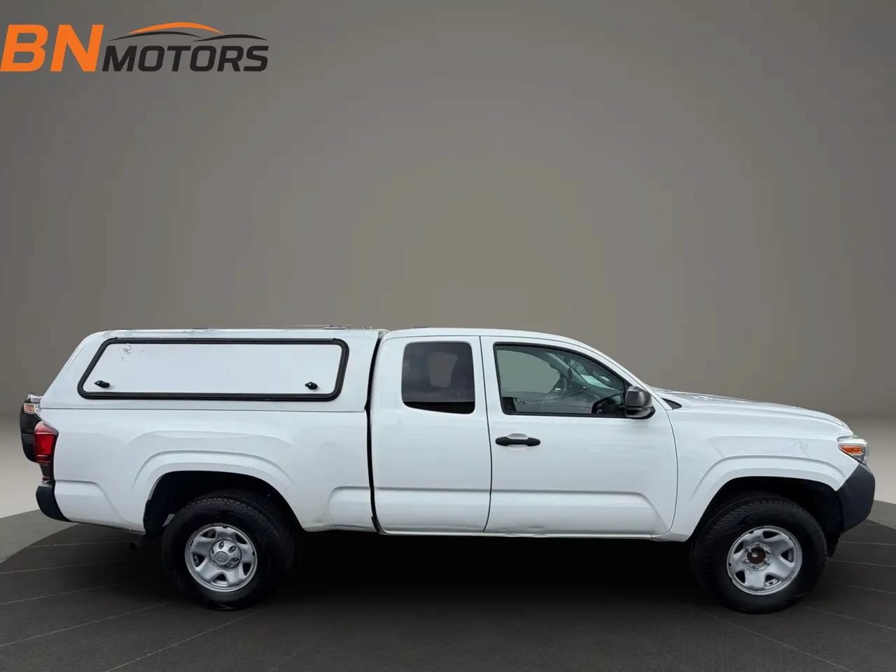 Used 2019 Toyota Tacoma SR RWD image 4