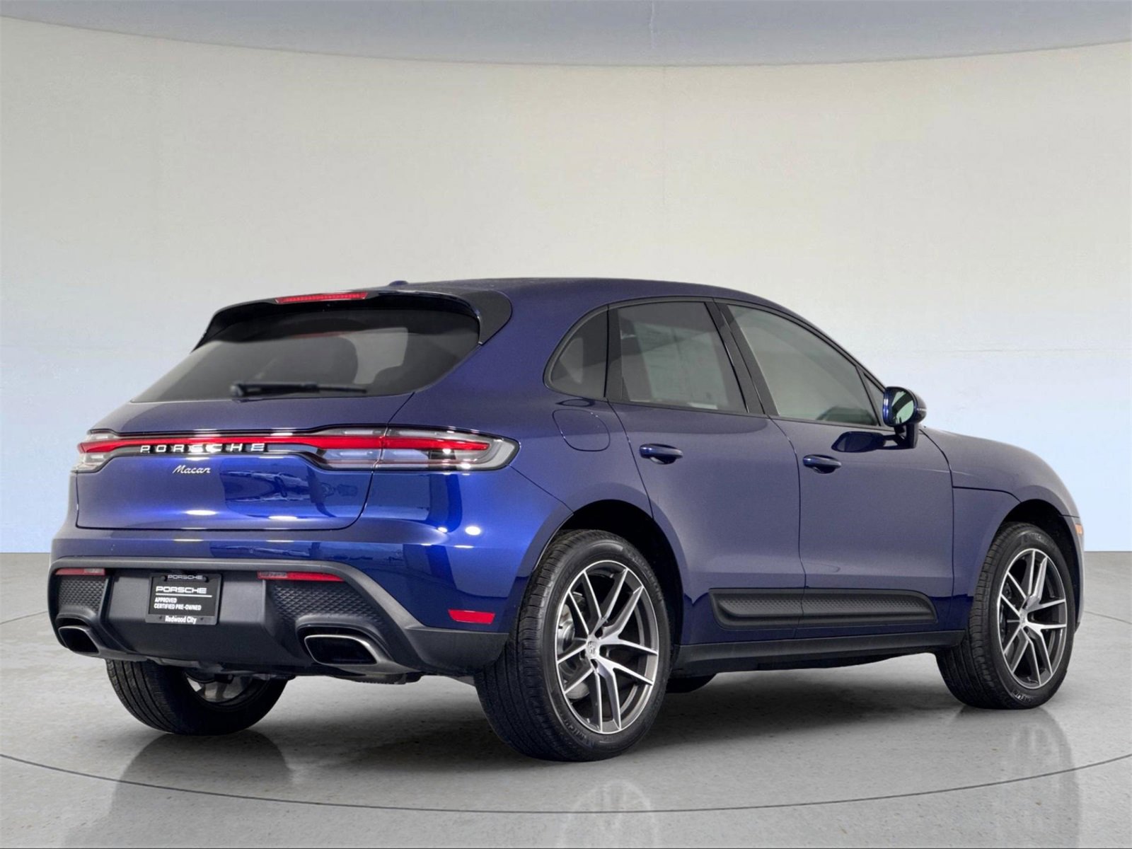 Used 2025 Porsche Macan image 8