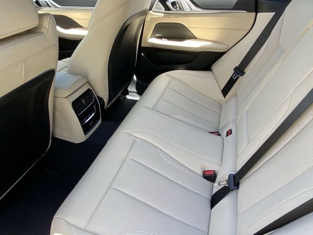 Used 2025 BMW i4 eDrive40 w/ Premium Package image 16