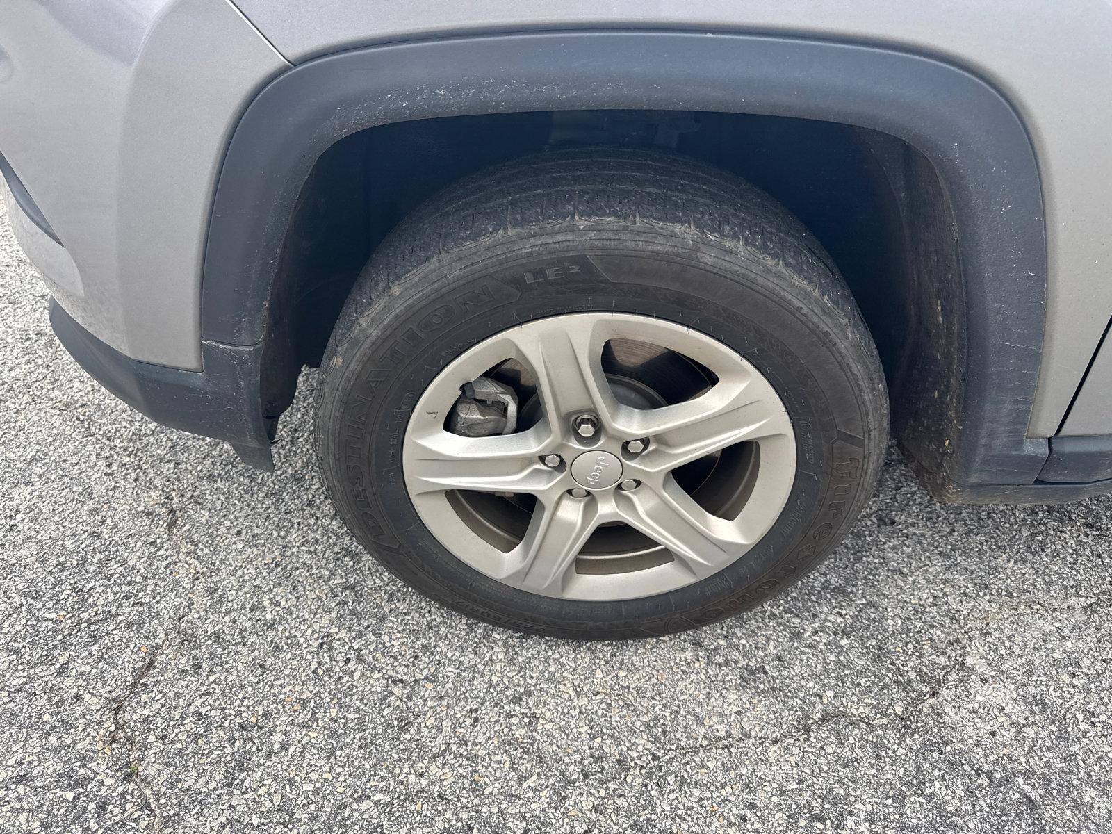 Used 2023 Jeep Compass Latitude image 11