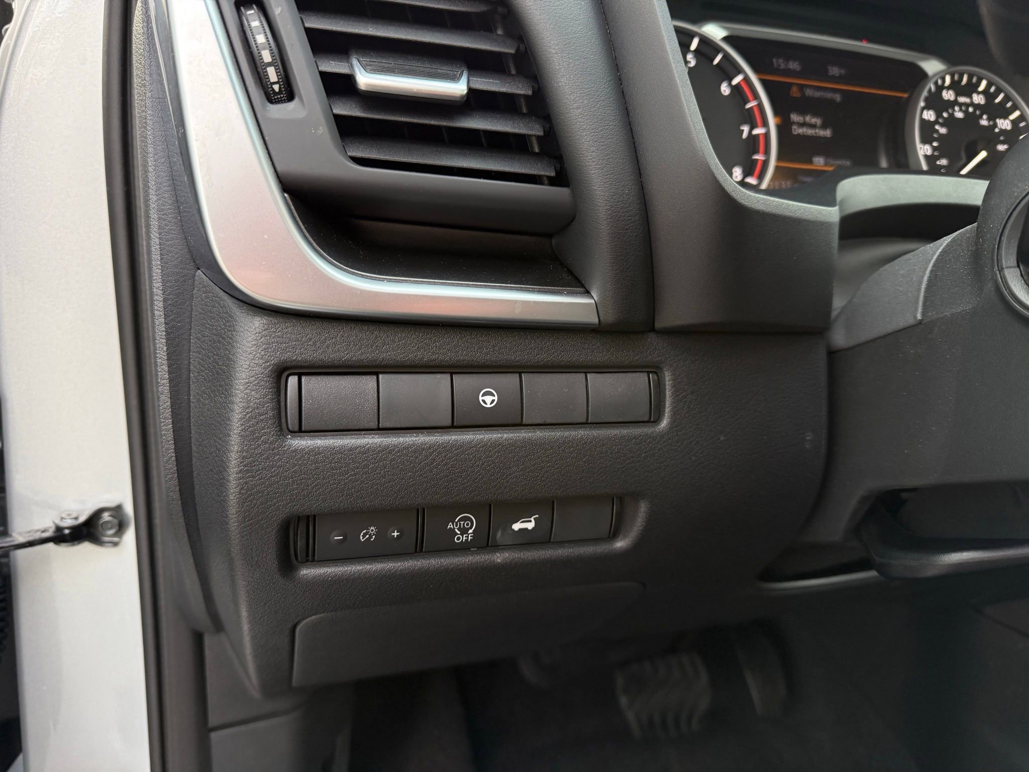 Used 2023 Nissan Rogue SV w/ SV Premium B Package image 46