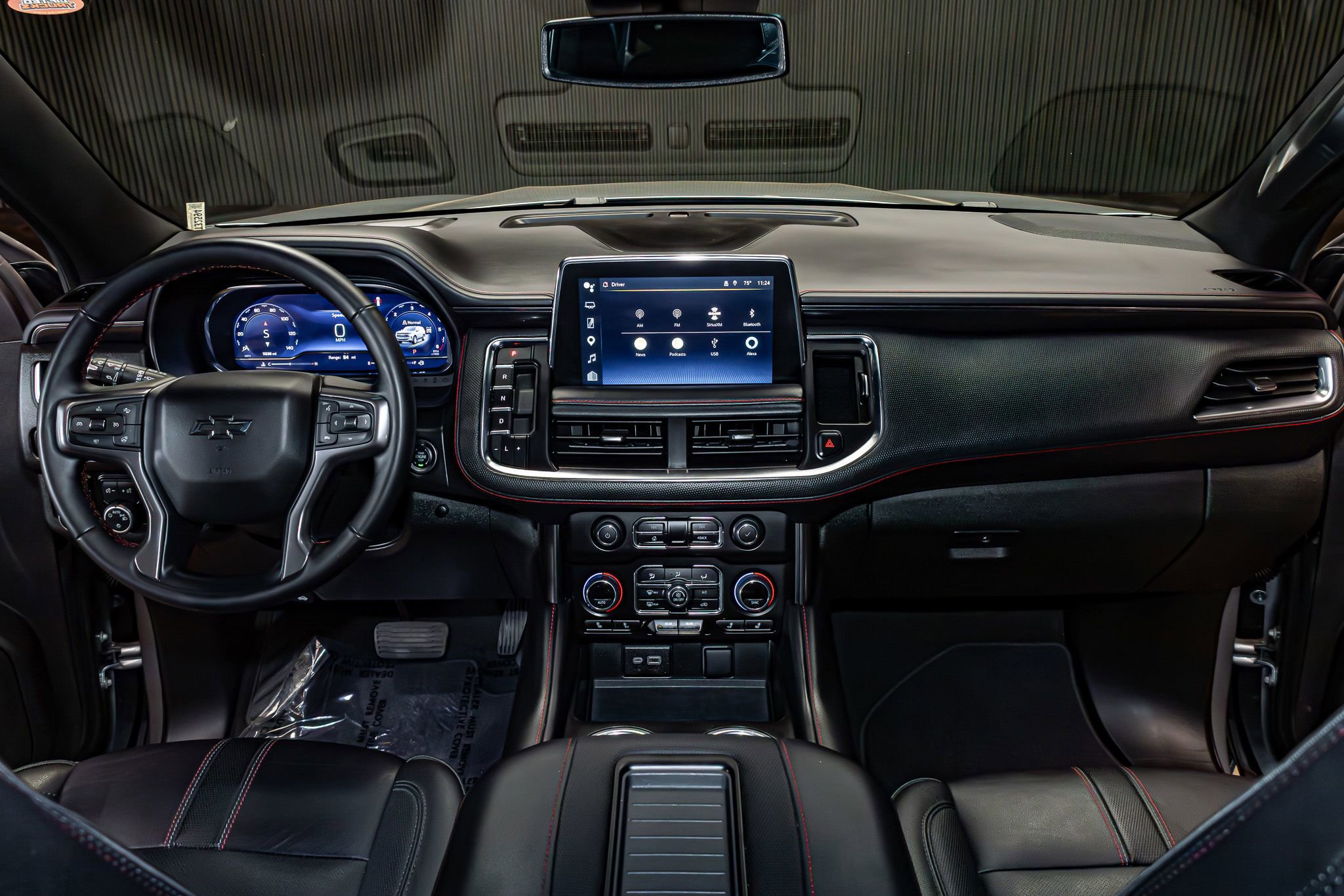 Used 2024 Chevrolet Suburban RST w/ Luxury Package AWD/4WD image 15