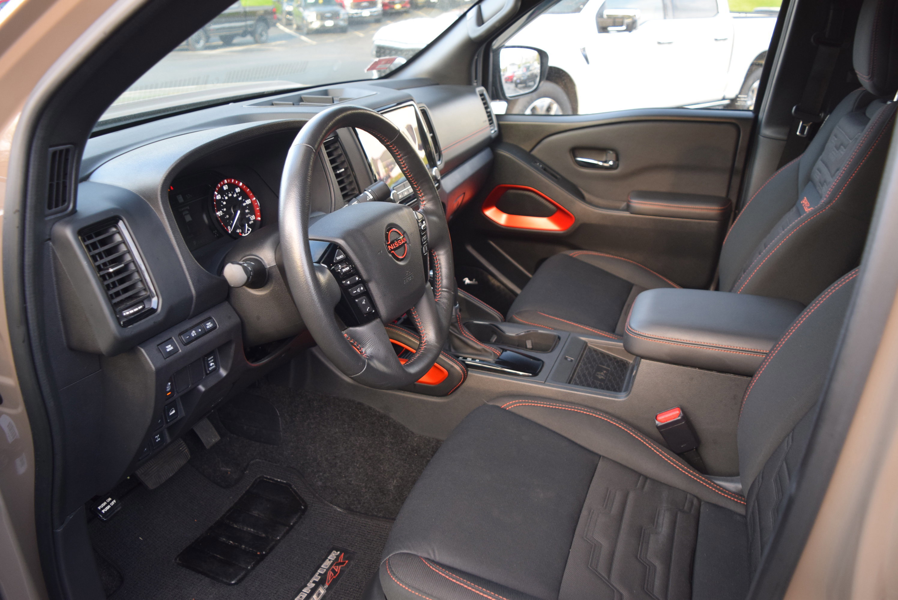 Used 2023 Nissan Frontier PRO-4X w/ Pro Convenience Package AWD/4WD image 12