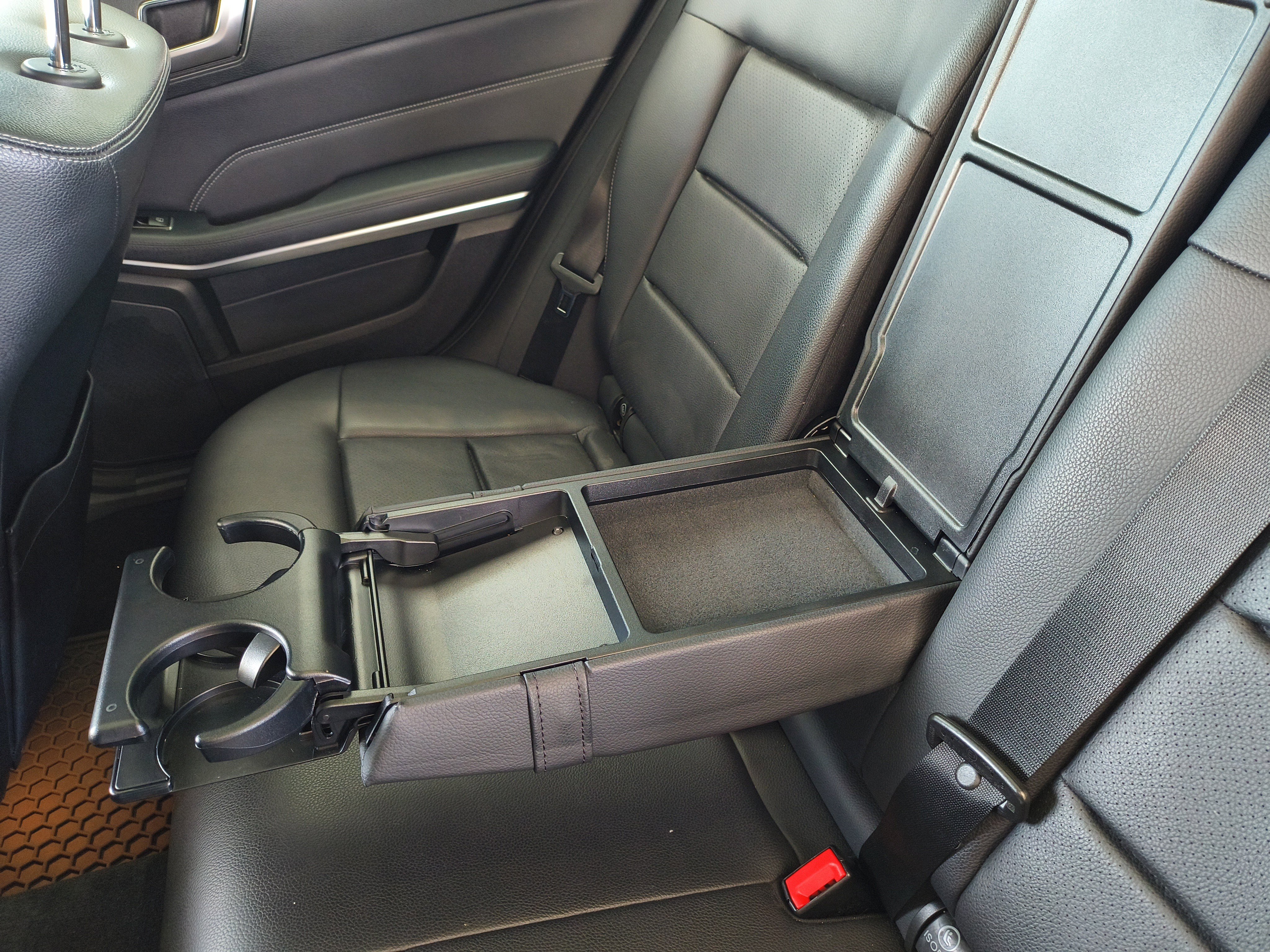 Used 2016 Mercedes-Benz E 350 4MATIC Wagon image 30