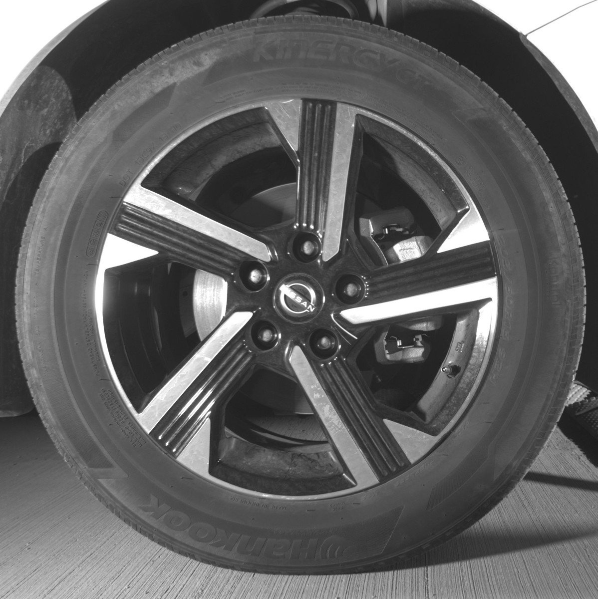 Used 2025 Nissan Sentra SV FWD image 12