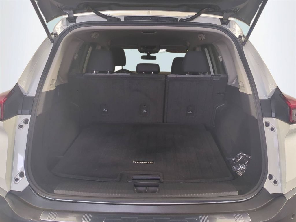 Used 2023 Nissan Rogue SV FWD image 14