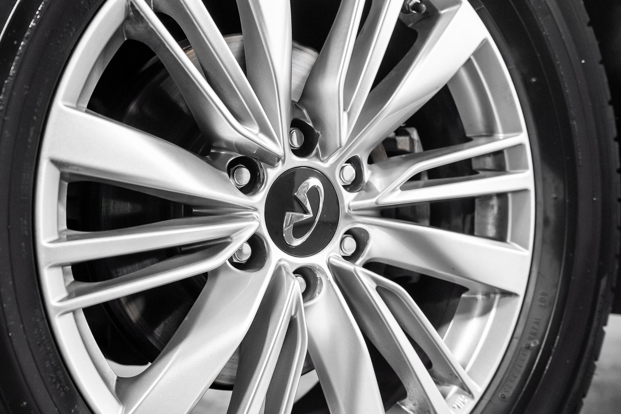 Used 2019 INFINITI QX80 Luxe w/ Proassist Package RWD image 16
