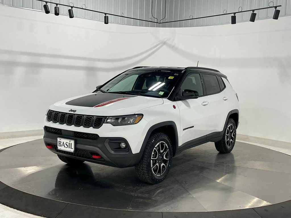Used 2026 Jeep Compass Trailhawk AWD/4WD image 8