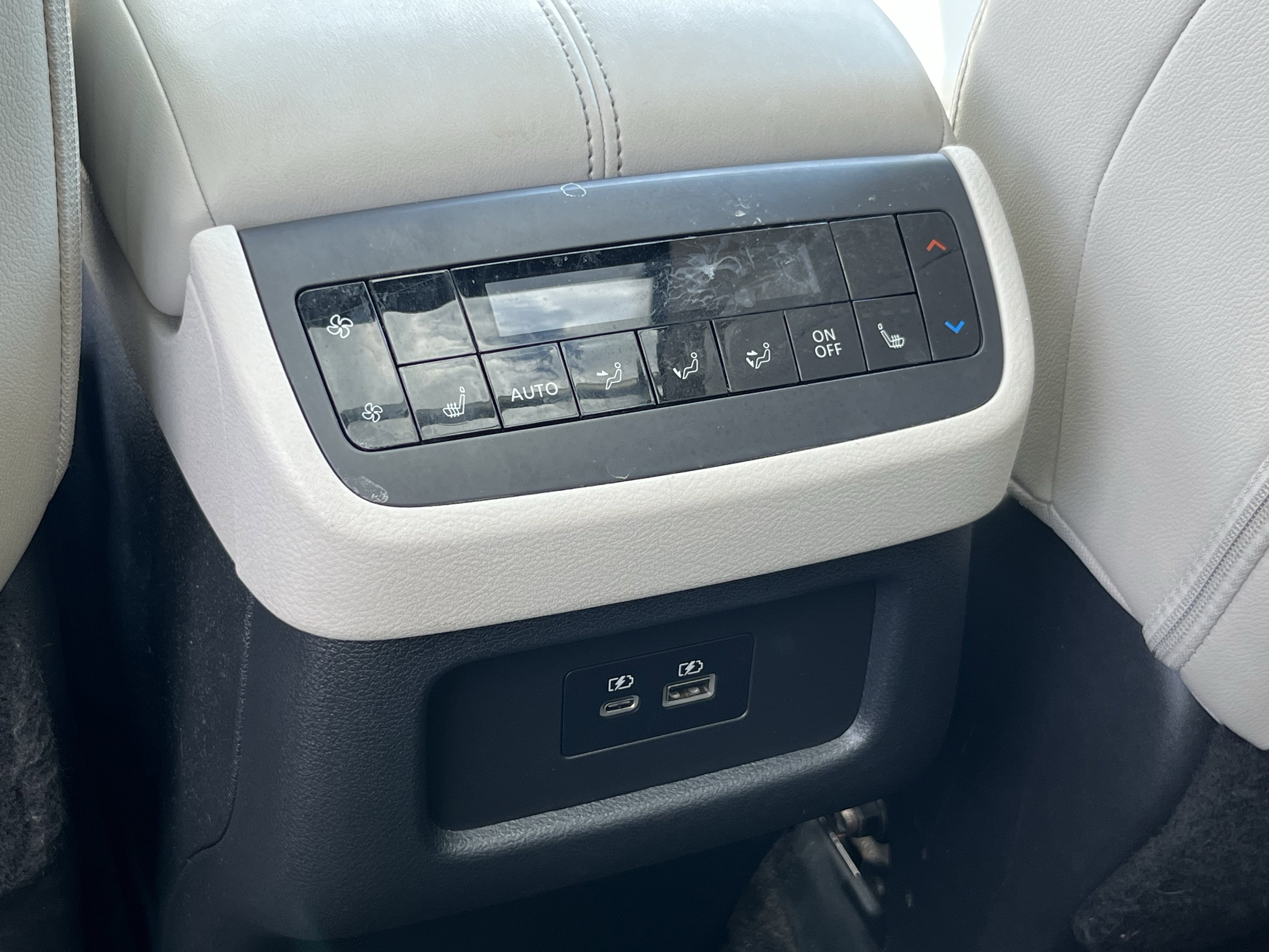 Used 2023 Nissan Pathfinder SL w/ SL Premium Package AWD/4WD image 19
