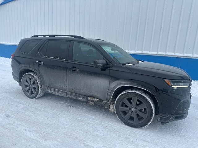 Used 2023 Honda Pilot Sport image 2