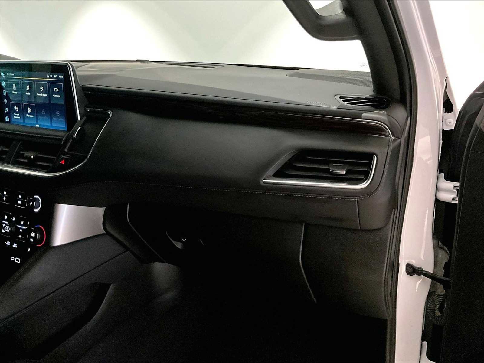 Used 2024 Chevrolet Suburban Z71 image 23