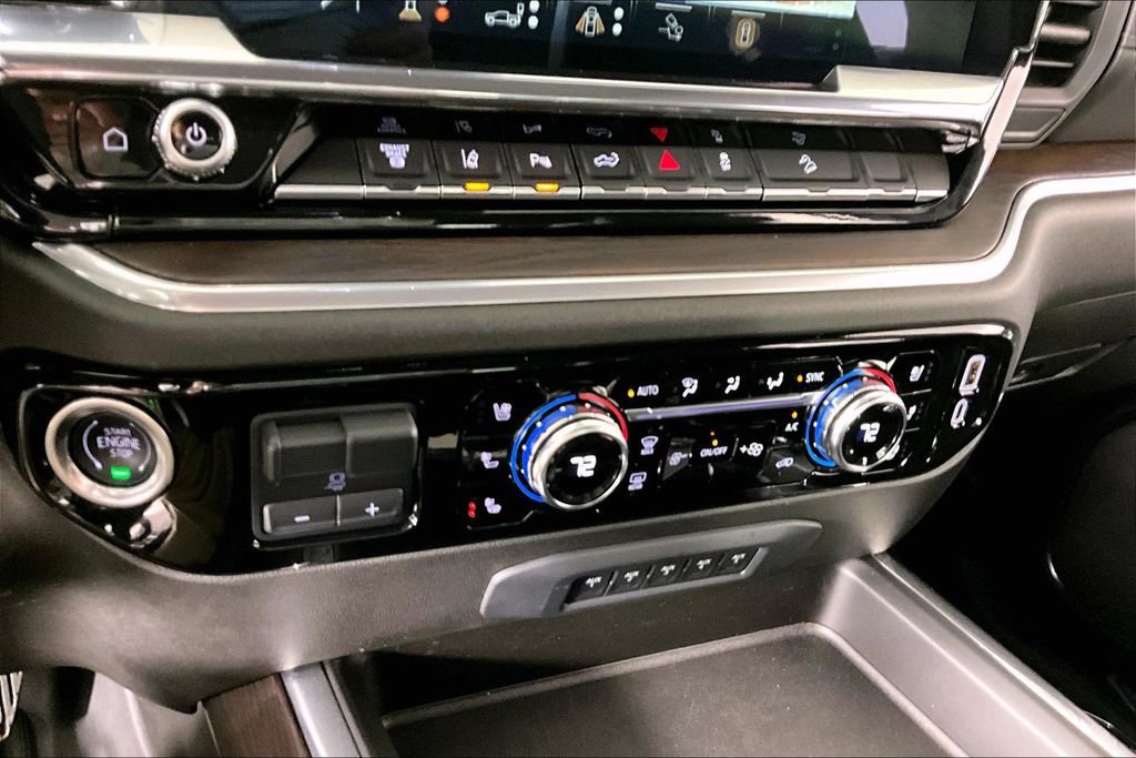 Used 2024 GMC Sierra 2500 SLT w/ SLT Premium Package image 16