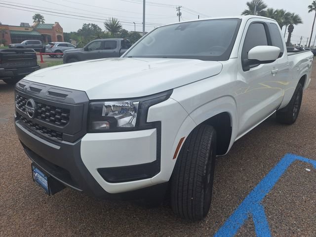 Used 2025 Nissan Frontier SV RWD image 3
