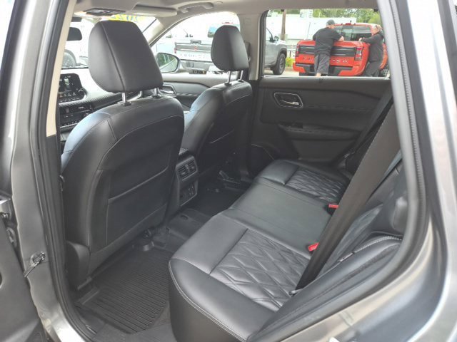 Used 2022 Nissan Rogue Platinum w/ Head-Up Display Package AWD/4WD image 15