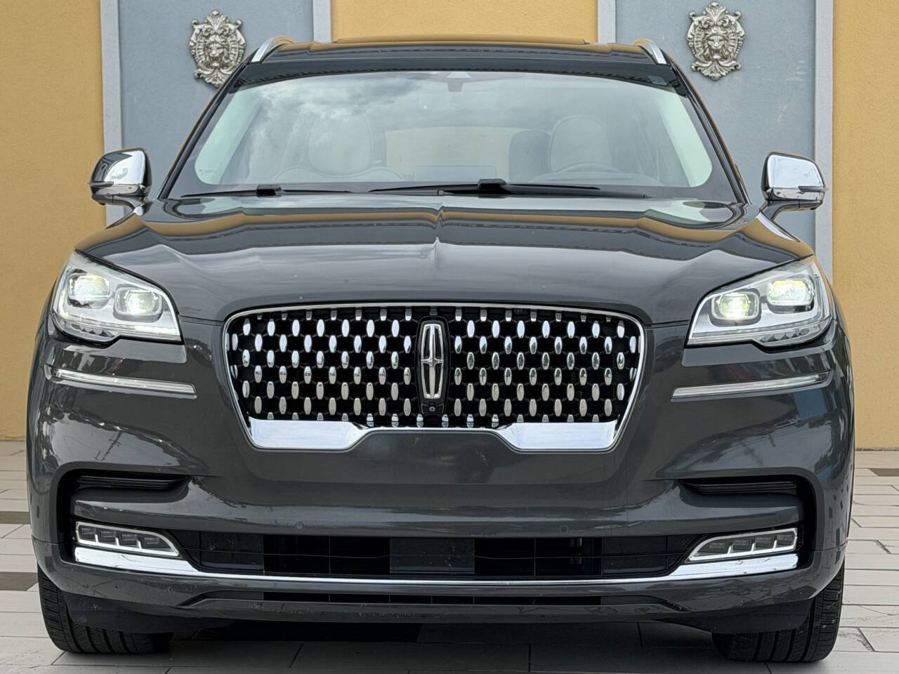 Used 2020 Lincoln Aviator Black Label w/ Dynamic Handling Package AWD/4WD image 2
