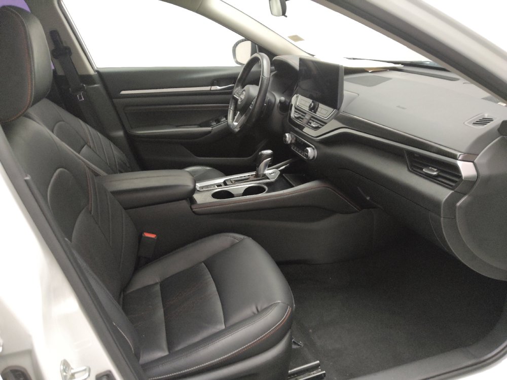 Used 2023 Nissan Altima 2.0 SR FWD image 21